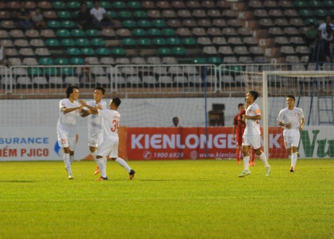 Các đội bóng V-League dắt tay nhau đi tiếp ở Cúp quốc gia