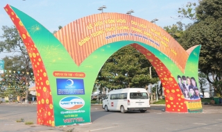 Khai mạc Festival Bánh tráng phơi sương Trảng Bàng