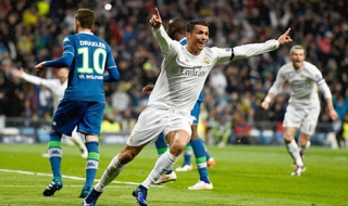 Real 3-0 Wolfsburg: Ronaldo che mờ tất cả