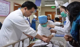 Cô gái bỏ xác mẹ ở bệnh viện lĩnh 16 tháng tù
