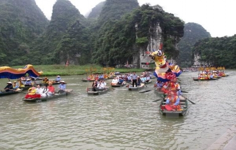 Tưng bừng lễ hội truyền thống Tràng An-Ninh Bình 2016