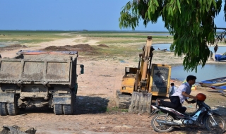 Cần làm rõ một vụ “thi công” trong hồ Dầu Tiếng