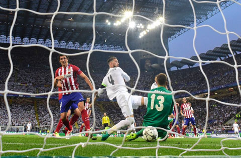 Ramos mở tý số cho Real