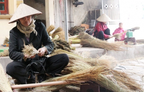 Nghề làm chổi ở Xuân Hội