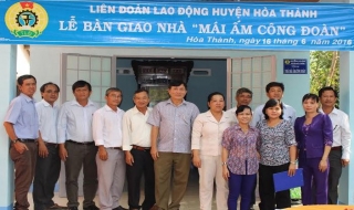 Hoà Thành: Bàn giao Mái ấm công đoàn cho giáo viên