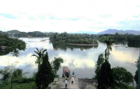 Hè thong dong trên đầm Ao Châu