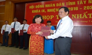Tiến hành kỳ họp thứ nhất HĐND tỉnh Khoá IX, nhiệm kỳ 2016 – 2021
