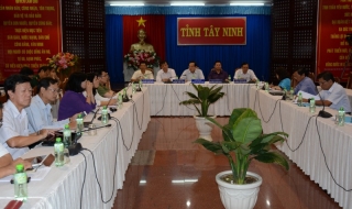 Không đánh đổi môi trường vì kinh tế