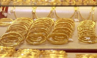 Giá vàng tiếp tục giảm