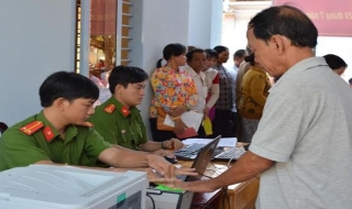 Tân Châu: Cấp thẻ căn cước lưu động cho công dân vùng xa