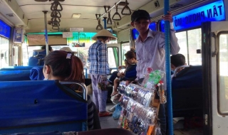 Vận tải xe buýt: còn nhiều bất cập