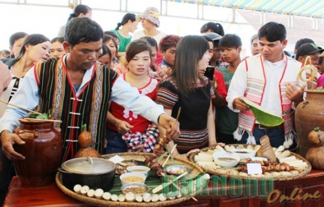 Cơm lam – món ăn quen thuộc của người Mạ