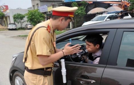 Từ 16-8, Cảnh sát giao thông lập chốt gần nhà hàng, quán rượu phạt nồng độ cồn