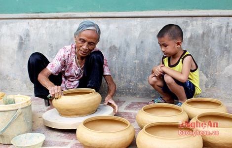 Nghệ nhân làng nồi