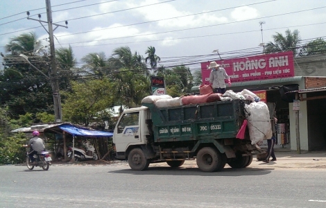 Bất cập trong việc thu gom, vận chuyển rác thải ở vùng nông thôn