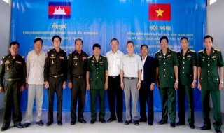 Trảng Bàng: Ký kết biên bản hợp tác năm 2017 với Chi khu quân sự huyện Chanthrea và thành phố Bavet (Campuchia)