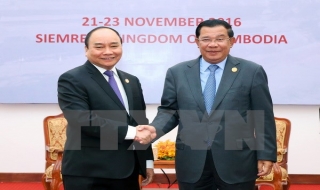 Thủ tướng Nguyễn Xuân Phúc hội đàm với Thủ tướng Hun Sen
