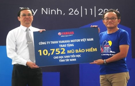 'Quà tặng mũ bảo hiểm Yamaha 2016- Đội mũ lên, mình cùng đi nhé'