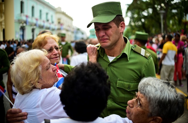 doan xe tang dua lanh tu fidel castro ve chiec noi cach mang