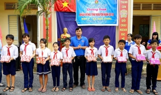Hội đồng Đội huyện Châu Thành: Ra quân Khăn hồng tình nguyện