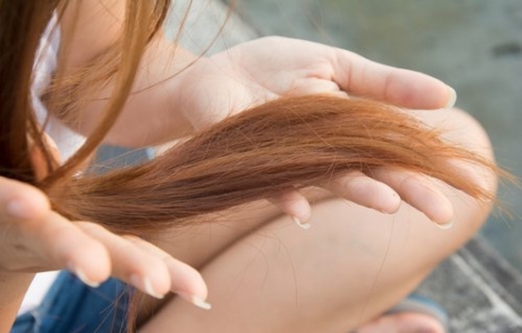 8 mẹo hay giúp tránh tóc bị chẻ ngọn