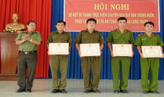 Bến Cầu: Sơ kết 2 tháng thực hiện chuyển hóa địa bàn xã Long Thuận