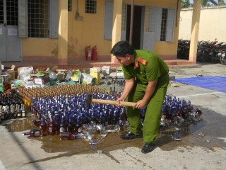 Tiêu huỷ hàng hoá nhập lậu