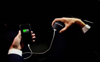 Sạc pin cho điện thoại bằng năng lượng cơ thể
