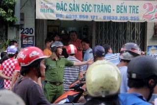 Chủ tiệm bánh pía bị bắn thường chuyển tiền sang Campuchia