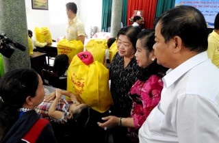 Tây Ninh: Tặng 1.500 suất quà tết cho trẻ em mồ côi, khuyết tật