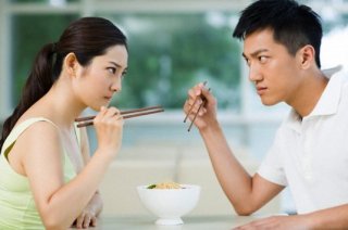 Đàn ông Việt nghĩ gì về việc ăn Tết nhà ngoại?