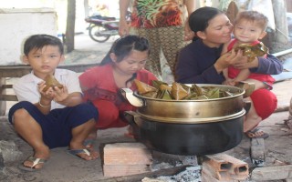 Nhọc nhằn mẹ goá con côi