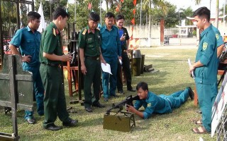 Bến Cầu: Thi sáng kiến, cải tiến và trưng bày mô hình học cụ, đồ dùng huấn luyện trong LLVT