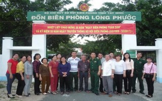 Hội LHPN huyện Gò Dầu: Thăm Đồn Biên phòng Long Phước