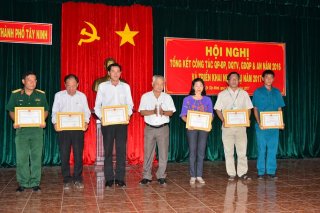 Thành phố: Tổng kết công tác Quốc phòng địa phương năm 2016