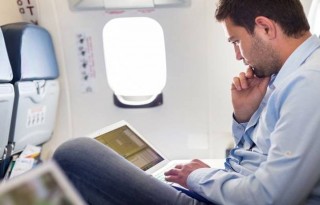 Bạn có biết Wifi trên máy bay hoạt động như thế nào?