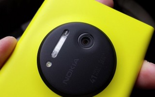 Nokia sẽ không dùng ống kính Carl Zeiss