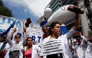 Argentina ban bố tình trạng khẩn cấp xã hội