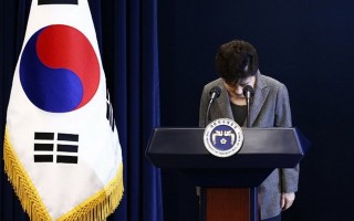 Các đảng đối lập kêu gọi bà Park Geun-hye chấp nhận bị phế truất