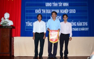 Khối Doanh nghiệp sản xuất kinh doanh tổng kết công tác thi đua, khen thưởng