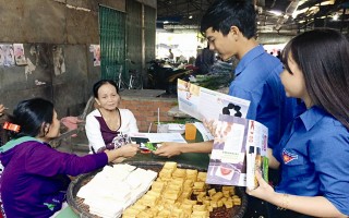 Màu áo xanh tháng Ba