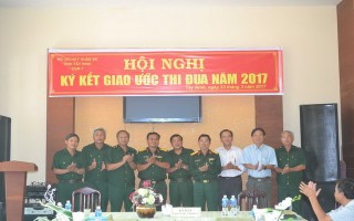 Cụm thi đua 7 Ban CHQS các cơ quan, tổ chức tỉnh ký kết giao ước thi đua năm 2017