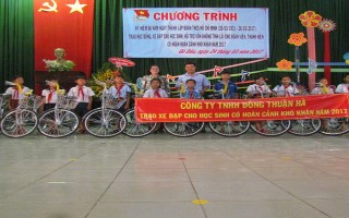 Gò Dầu: Trao tặng xe đạp và học bổng cho học sinh nghèo