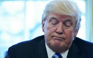 Ba thất bại lớn của Trump trong hai tháng cầm quyền