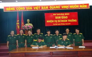 Bàn giao nhiệm vụ Sư đoàn trưởng Sư đoàn 5