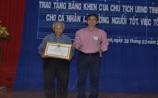 UBND tỉnh: Khen thưởng hai tấm gương “người tốt việc tốt”