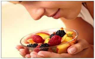 Vì sao nên ăn hoa quả vào mỗi sáng?