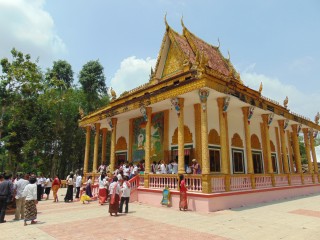 Những màu hoa Thmay