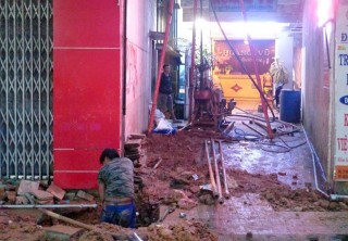 Khoan xác định địa chất vụ sụt lún đất bất thường tại Đà Lạt