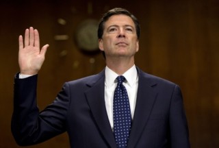 Trump bất ngờ sa thải giám đốc FBI